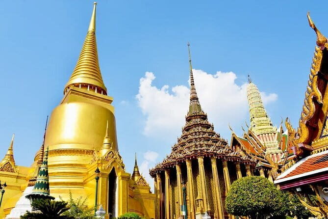 Ayutthaya Heritage Private Charter Exclusive Temple Tour - Stop 3: Wat Mahathat and the Banyan-Root Buddha Head (80 Baht Entry)