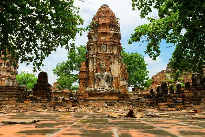 Ayutthaya Temples and Ayothaya Floating Market From Bangkok - Lunch at the market area: plan for timing