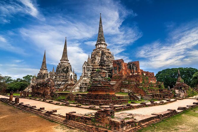 Ayutthaya Temples Tour from Bangkok with Grand Pearl River Cruise - Wihan Phra Mongkhon Bophit: the bronze Buddha story