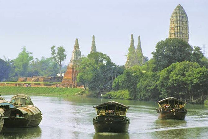 Ayutthaya UNESCO Temples Group Tour with Lunch - Stop 3: Wat Mahathat and the Bodhi Tree Root Buddha Head