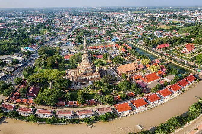 Ayutthaya UNESCO Temples Group Tour with Lunch - Guides and English Commentary: What You Gain With a Human Storyteller