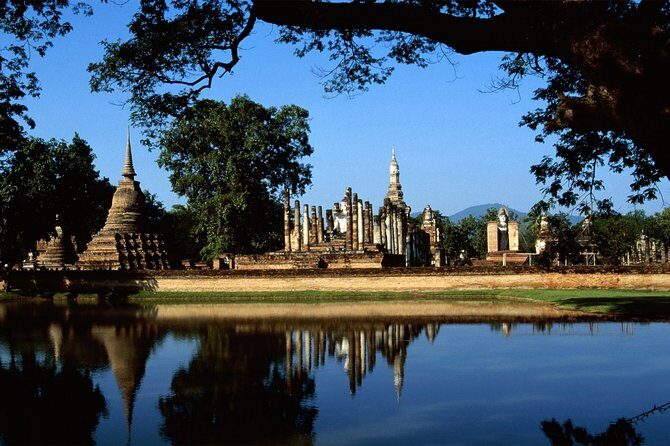 Ayutthaya UNESCO Temples Group Tour with Lunch - Stop 1: Wat Lokayasutharam and the 42-Meter Reclining Buddha