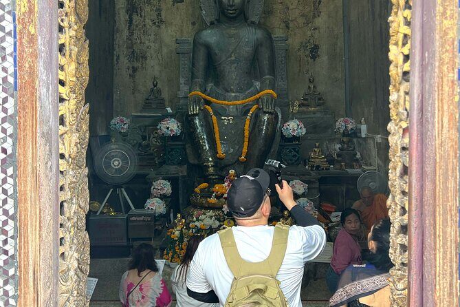 Ayutthaya’s Hidden Gems: Small Group Tour with Car & Local Guide - Wat Mahathat: the Buddha head in tree roots