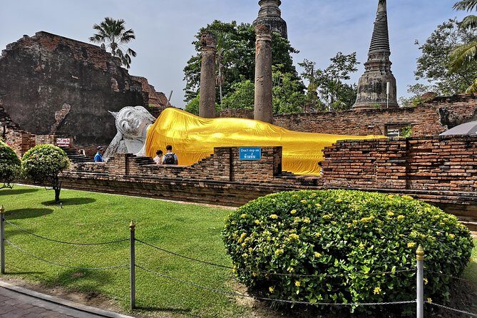 Bangkok: Private Ayutthaya and Bang Pa-In Summer Palace Tour - Getting started in Bangkok: pickup, ride time, and first impressions