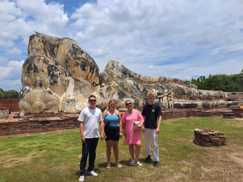 Colors of Ayutthaya: UNESCO Heritage 6 hour Bicycle Tour - Wat Chaiwatthanaram on the west bank: 1630 and the Chao Phraya views