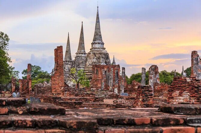 Day Tour of Ayutthaya and Bang Pa-In - Lunch at an authentic Thai restaurant with real dietary options