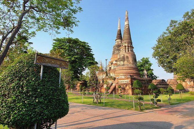 Discover UNESCO World Heritage Sites - Ayutthaya to Khao Yai National Park - Wat Mahathat: The Tree That Grew Around a Buddha Head