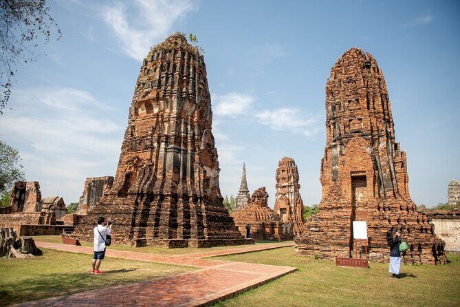 Explore Ancient Ayutthaya Historical Park Day Tour in Bangkok - Bangkok to Ayutthaya in an A/C van with real pickup convenience