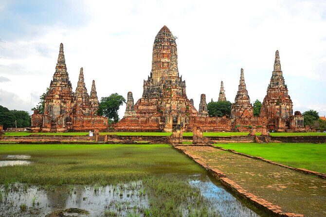 Explore the World Heritage Of Ayutthaya - The river cruise around the old city island: see Ayutthaya from the water