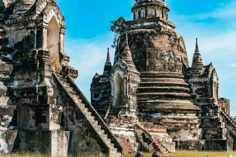From Bangkok: Ayutthaya Temples Guided Tour with Lunch - Wat Chaiwatthanaram: riverside Angkor-style architecture