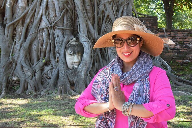 From Bangkok : Floating market, Kanchanaburi, Ayutthaya (3 days) - Day 2 starts with the train at Mae Klong Railway Market