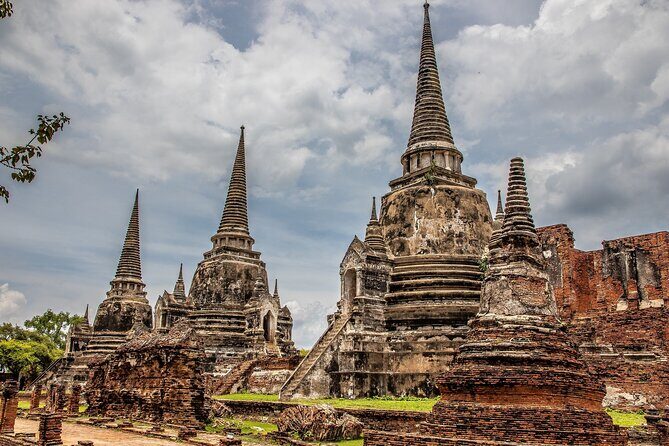 Full-Day Private Ayutthaya and Bang Pa-In Summer Palace from Bangkok - Wat Yai Chai Mongkol: scenic, famous, and tied to the first ruler