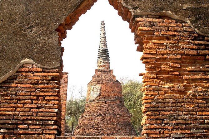 Historical City of Ayutthaya - Unesco Full Day Tour From Bangkok - Wat Yai Chaya Mongkol: the prang that rules the skyline
