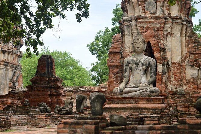 Historical City of Ayutthaya - Unesco Full Day Tour From Bangkok - Wat Mahathat: the Great Relic and the monastery story