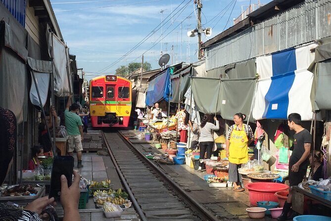 Private Excursion to Floating Market and Ayutthaya World Heritage - Who should book this, and who should skip it