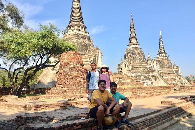Private Excursion to Floating Market and Ayutthaya World Heritage - Railway Market only if you start at 07:00: Hoop Rom in real time