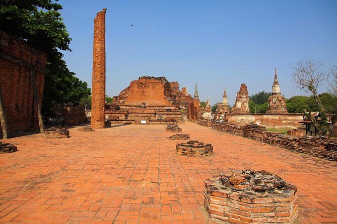Private Tour: Ayutthaya Temples, Ruins and Lunch on River Cruise - Wat Phra Sri Sanphet: the royal temple with the signature three bell stupas