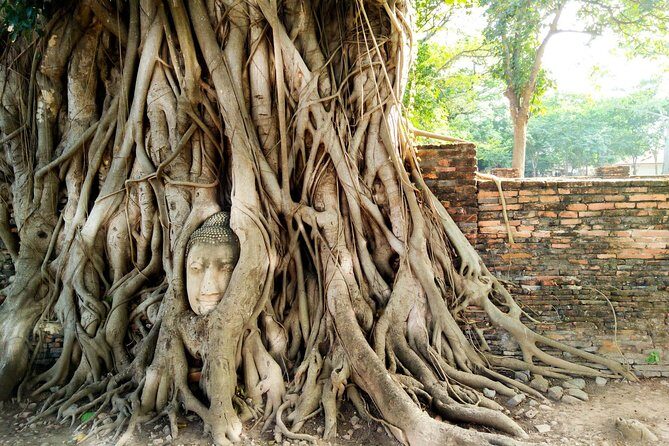 Private Tour: Full Day Ancient City of Ayutthaya and Lopburi - Lopburi’s Phra Prang Sam Yot: Monkeys, Temple Steps, and Photo Rules