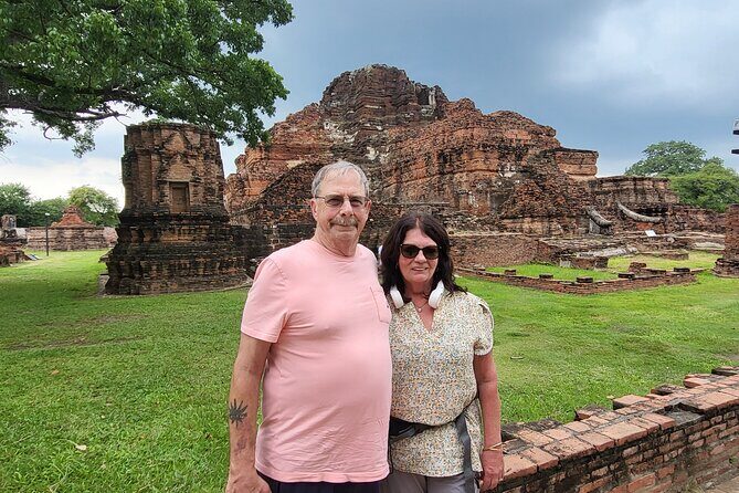 Private tour to Ayutthaya and Boat Tour Heritage Site - Wat Mahathat: The Buddha Head in Tree Roots