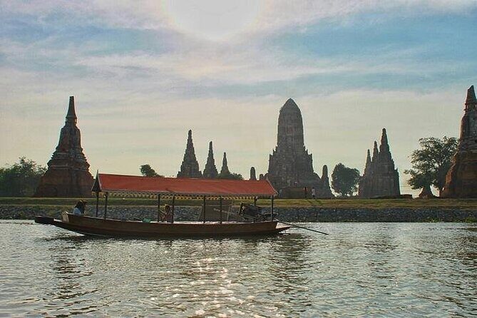 Temples of Ayutthaya Day Tour from Bangkok - Lunch on the Riverbanks: Fuel for a Long Day