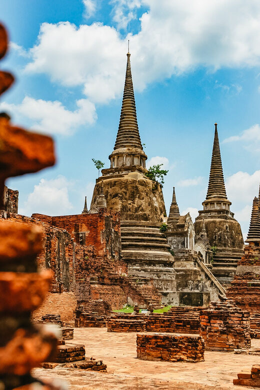 The Old Siam: Ayutthaya Temples Small Group Tour with Lunch - Lunch at a Local Thai Restaurant: Good Food Without the Tourist Trap