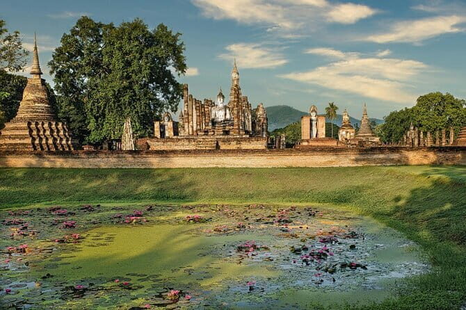 Three Temple Ayutthaya Tour with Scenic Boat Ride - Wat Ratchaburana: the royal-restoration temple with detailed stucco